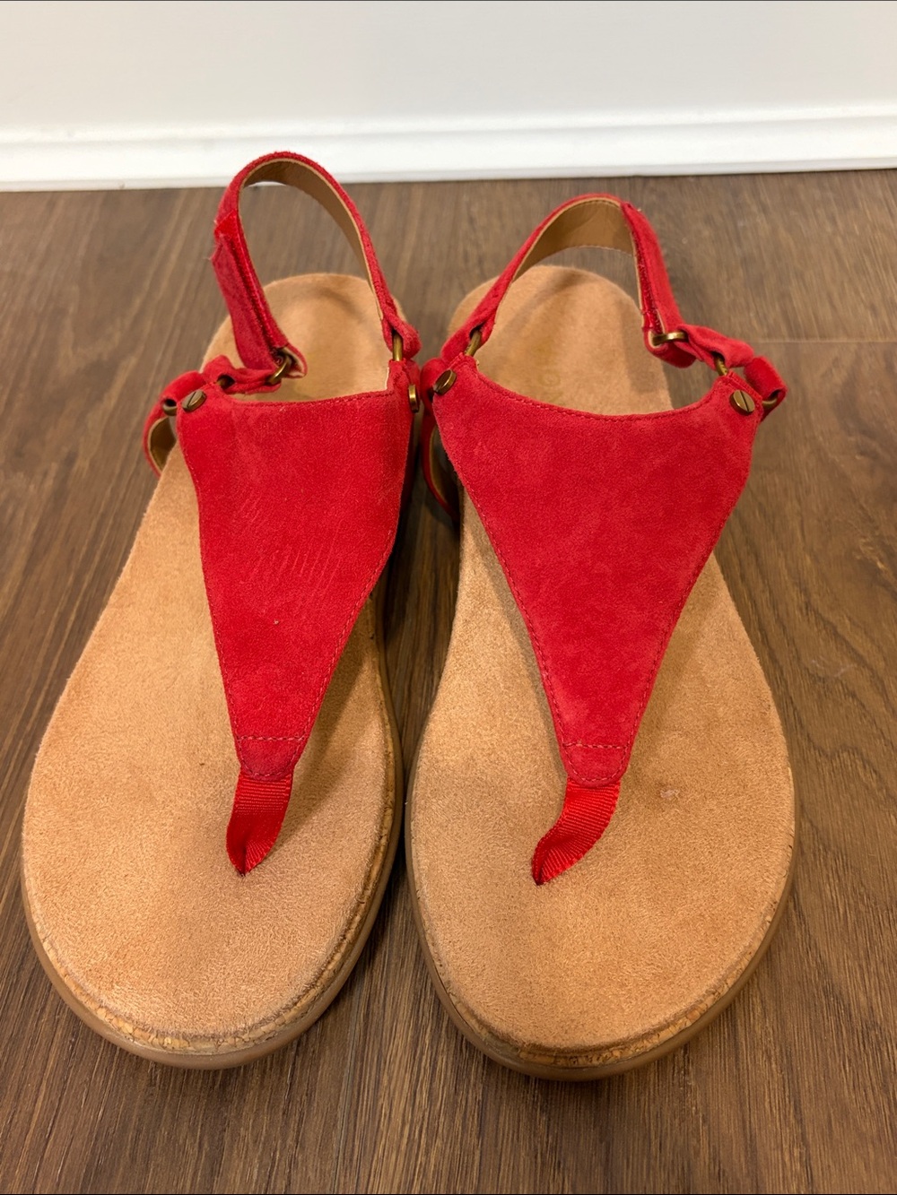Vionic | New Kirra II Red Cork-Trim Thong Sandal women’s Size 7 suede upper - Picture 3 of 9